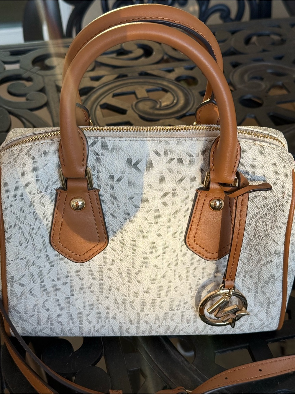 MICHAEL KORS Vanilla Signature XS Bedford Duffle Crossbody Bag -Like New $258. - Picture 3 of 7